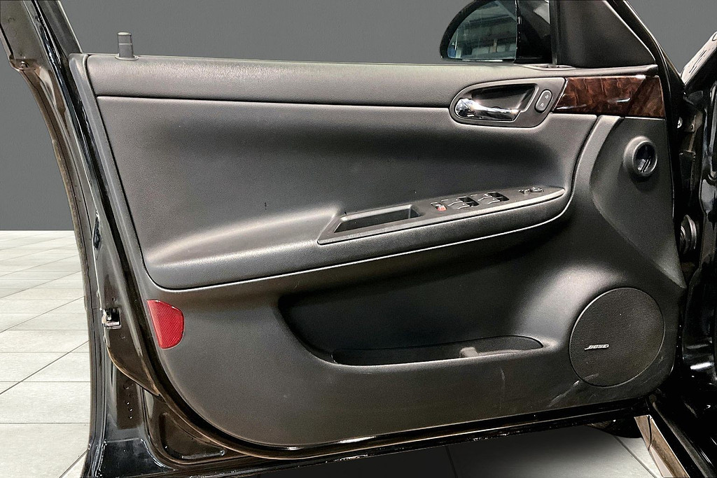 2014 Chevrolet IMPALA Located at Cole Auto Outlet slide-image