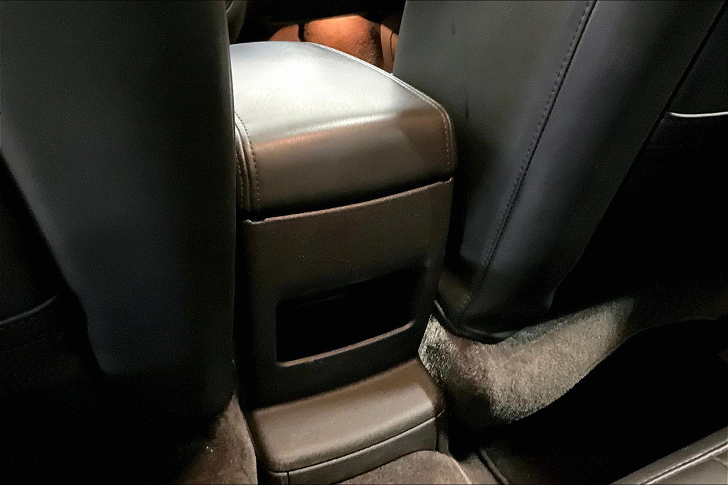 2014 Chevrolet IMPALA Located at Cole Auto Outlet light-box-slides