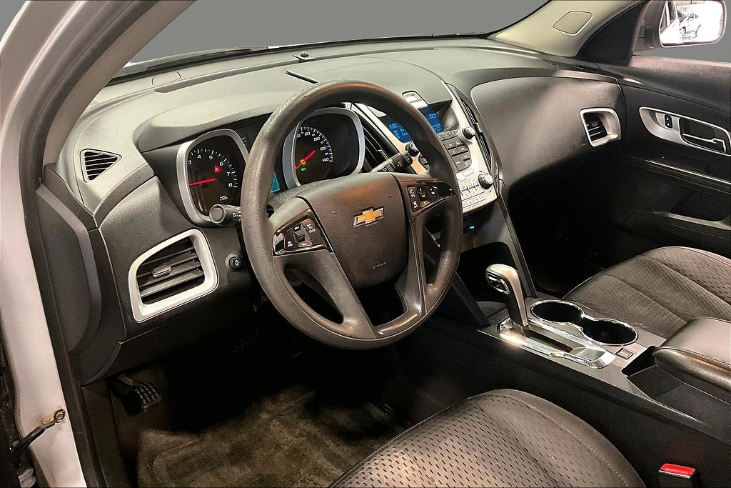 2015 Chevrolet EQUINOX Located at Cole Auto Outlet slide-image