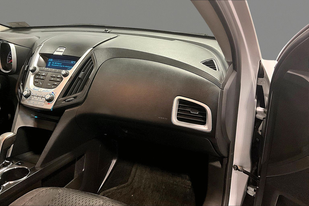 2015 Chevrolet EQUINOX Located at Cole Auto Outlet slide-image