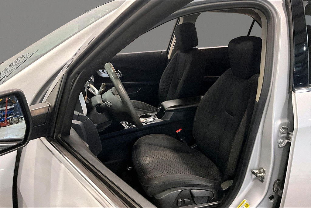 2015 Chevrolet EQUINOX Located at Cole Auto Outlet slide-image