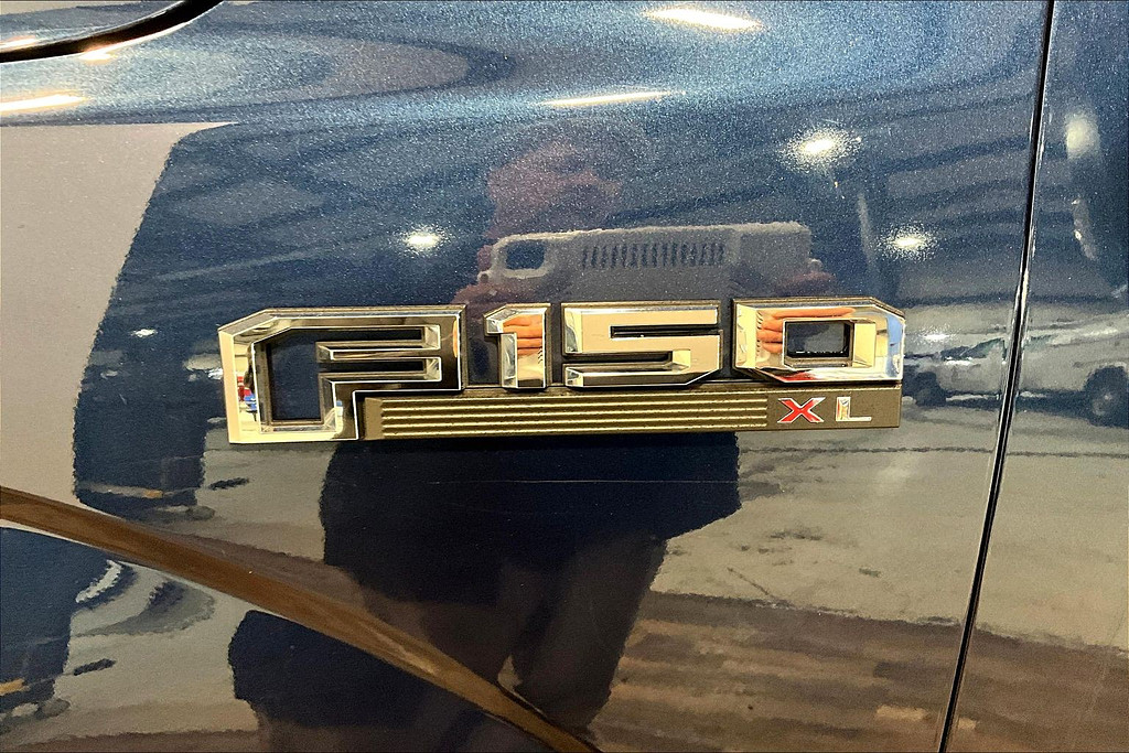2018 Ford F-150 Located at Cole Auto Outlet light-box-slides