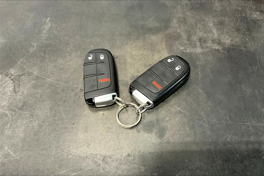 2019 Dodge DURANGO Located at Cole Auto Outlet light-box-slides