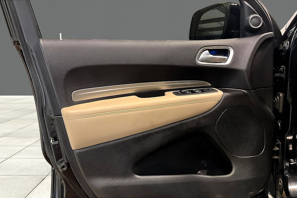 2019 Dodge DURANGO Located at Cole Auto Outlet light-box-slides