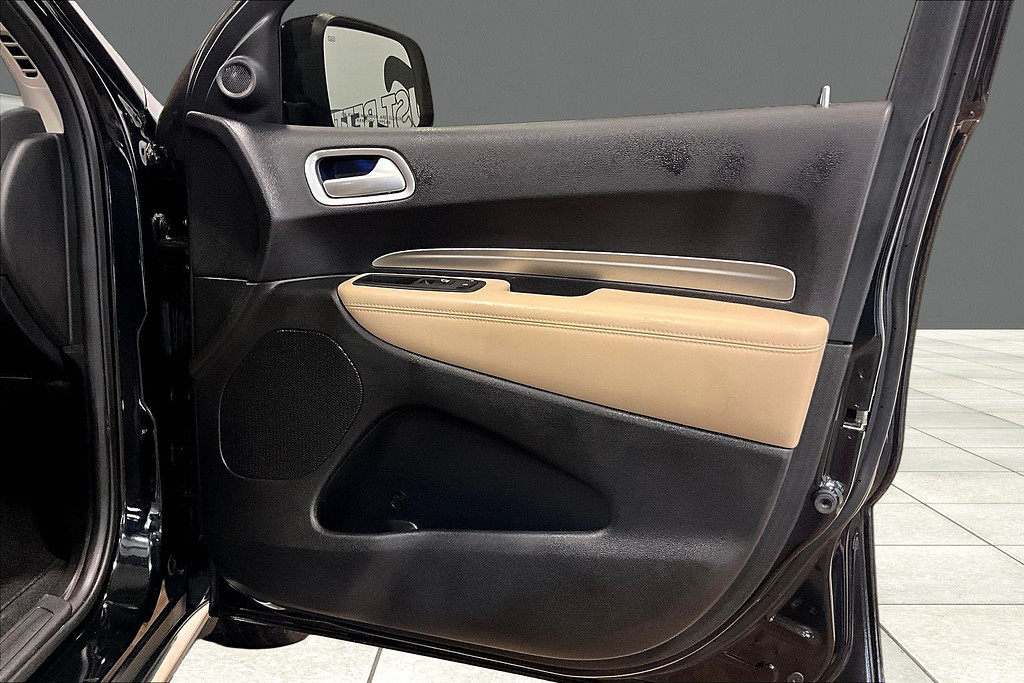 2019 Dodge DURANGO Located at Cole Auto Outlet light-box-slides