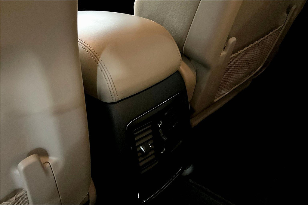 2019 Dodge DURANGO Located at Cole Auto Outlet light-box-slides