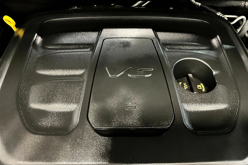 2019 Dodge DURANGO Located at Cole Auto Outlet light-box-slides