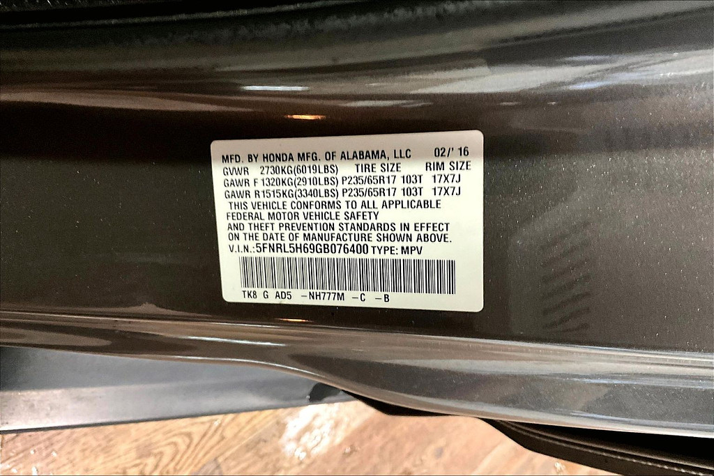 2016 Honda ODYSSEY Located at Cole Auto Outlet light-box-slides