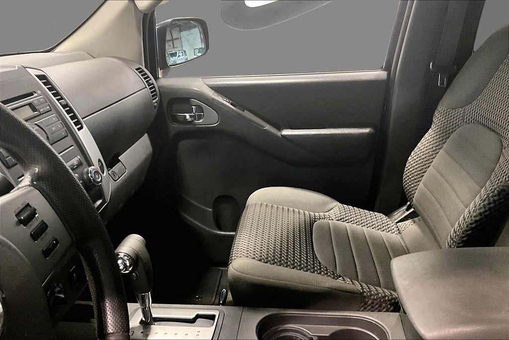 2012 Nissan FRONTIER Located at Cole Auto Outlet light-box-slides
