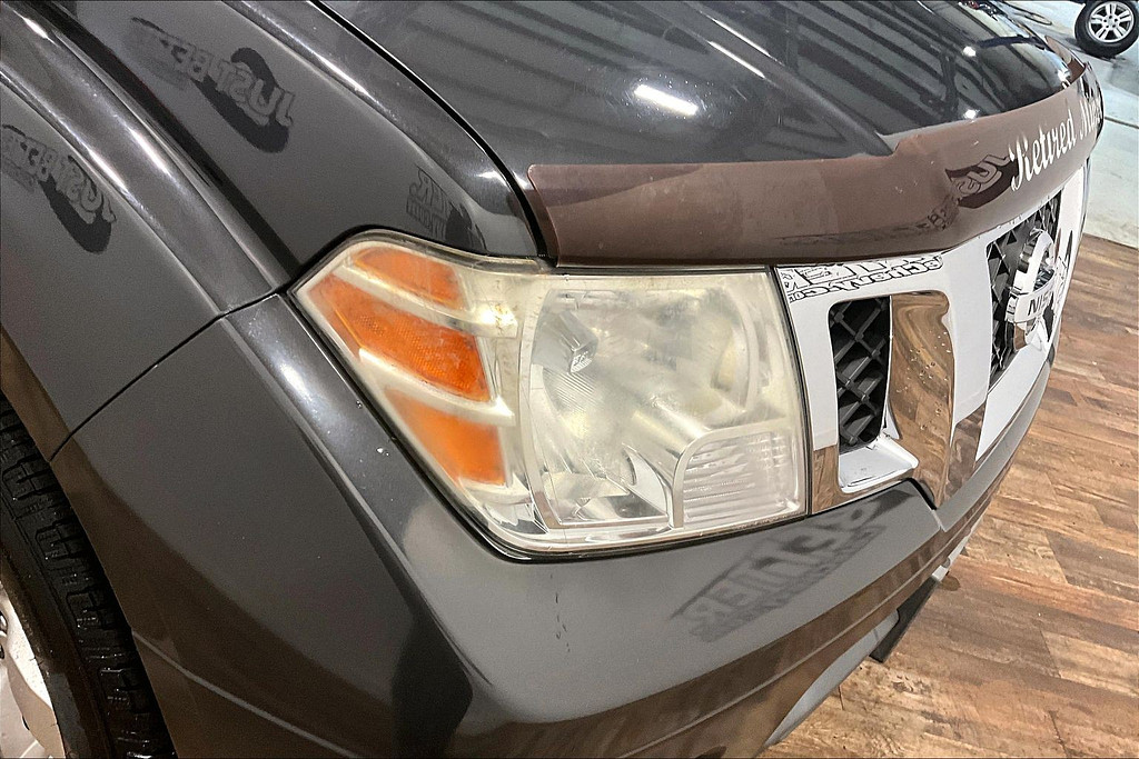 2012 Nissan FRONTIER Located at Cole Auto Outlet light-box-slides