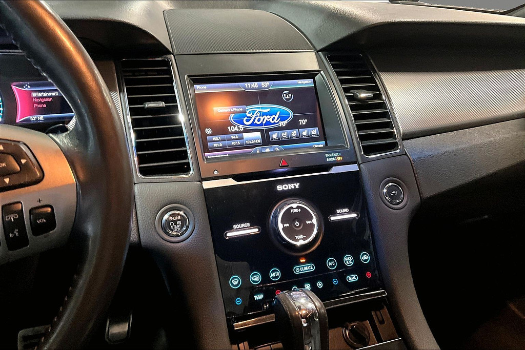 2014 Ford TAURUS Located at Cole Auto Outlet light-box-slides