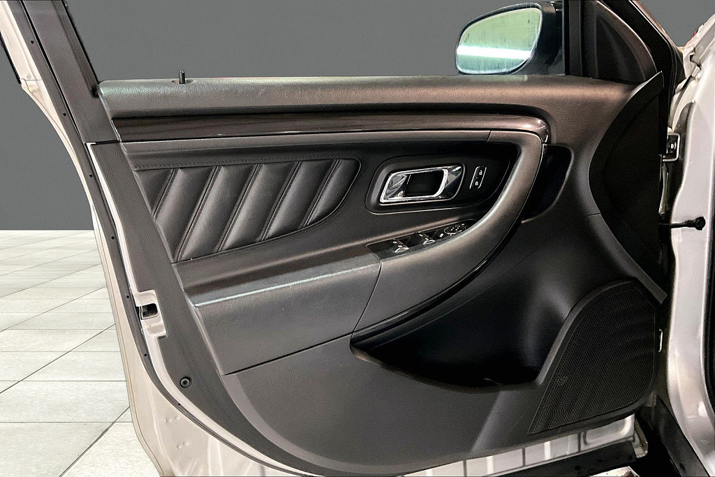 2014 Ford TAURUS Located at Cole Auto Outlet light-box-slides