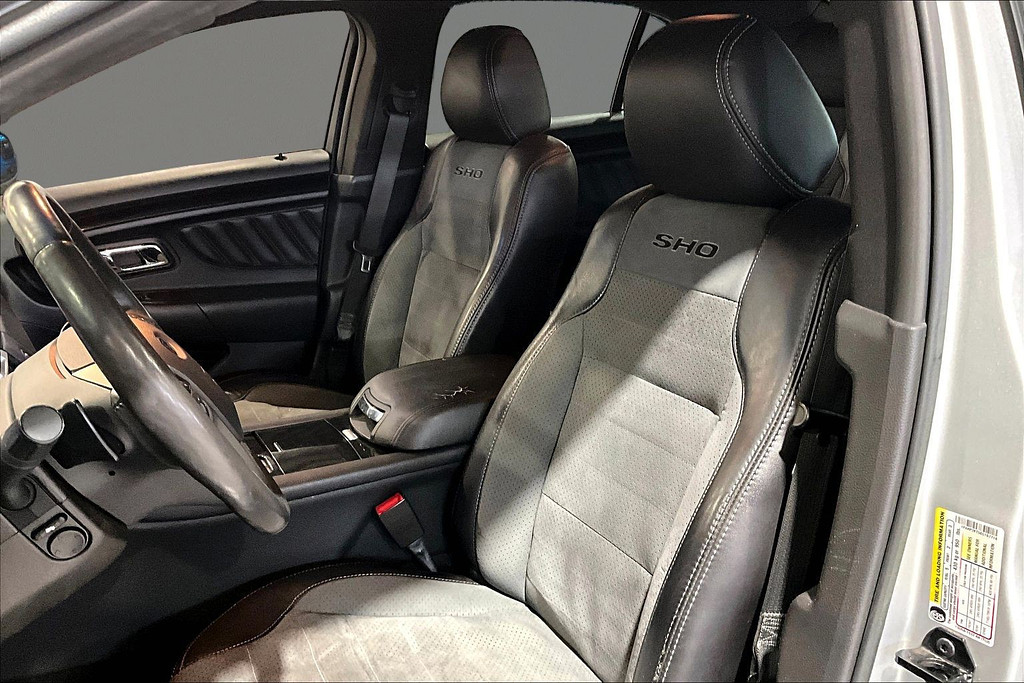 2014 Ford TAURUS Located at Cole Auto Outlet light-box-slides