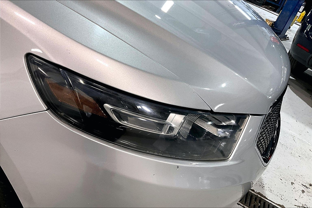 2014 Ford TAURUS Located at Cole Auto Outlet light-box-slides