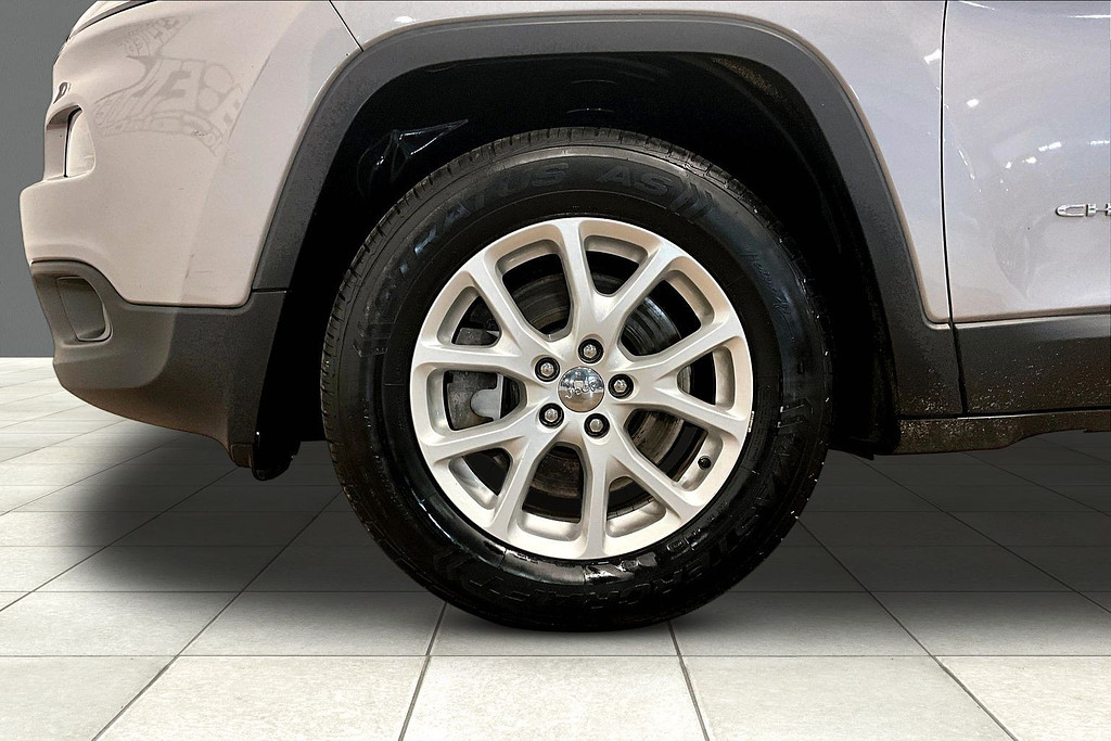 2018 Jeep CHEROKEE Located at Cole Auto Outlet light-box-slides
