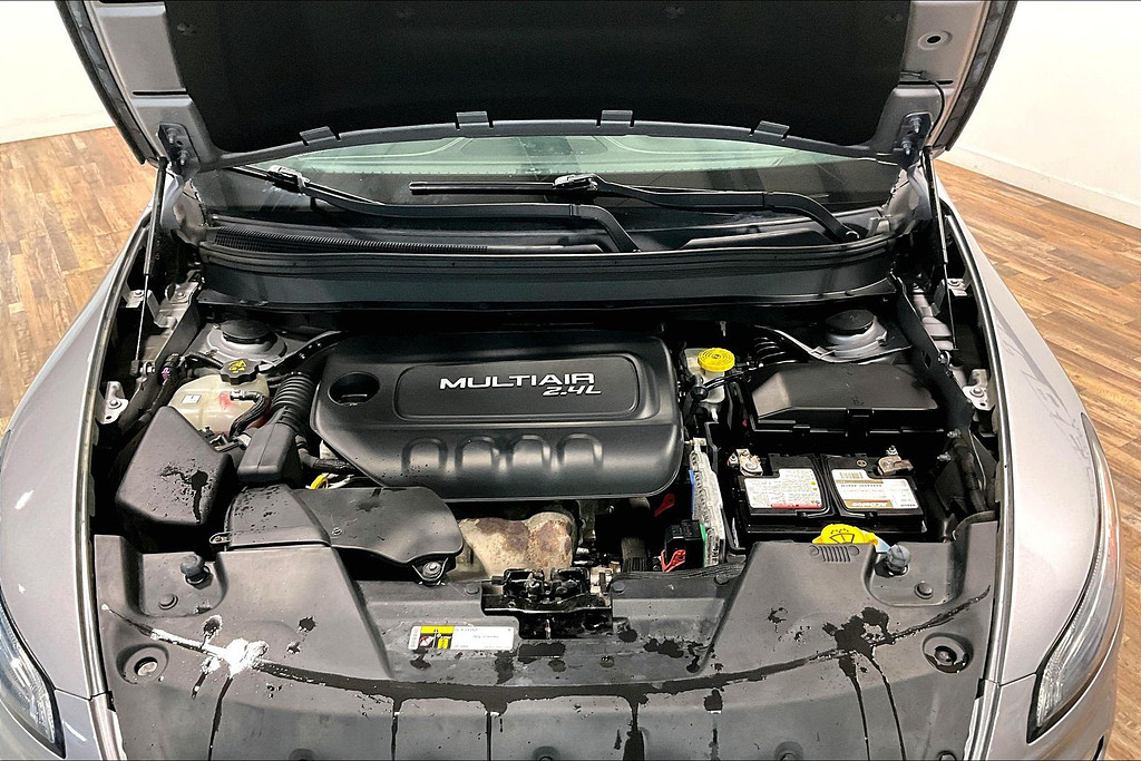 2018 Jeep CHEROKEE Located at Cole Auto Outlet slide-image