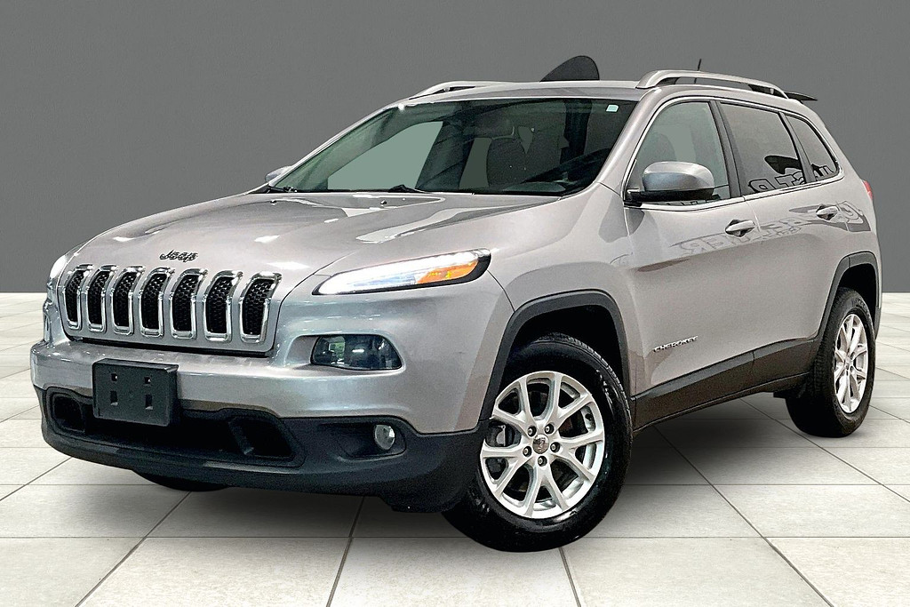 2018 Jeep CHEROKEE Located at Cole Auto Outlet light-box-slides