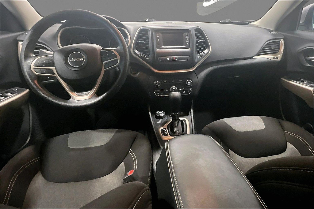 2018 Jeep CHEROKEE Located at Cole Auto Outlet light-box-slides