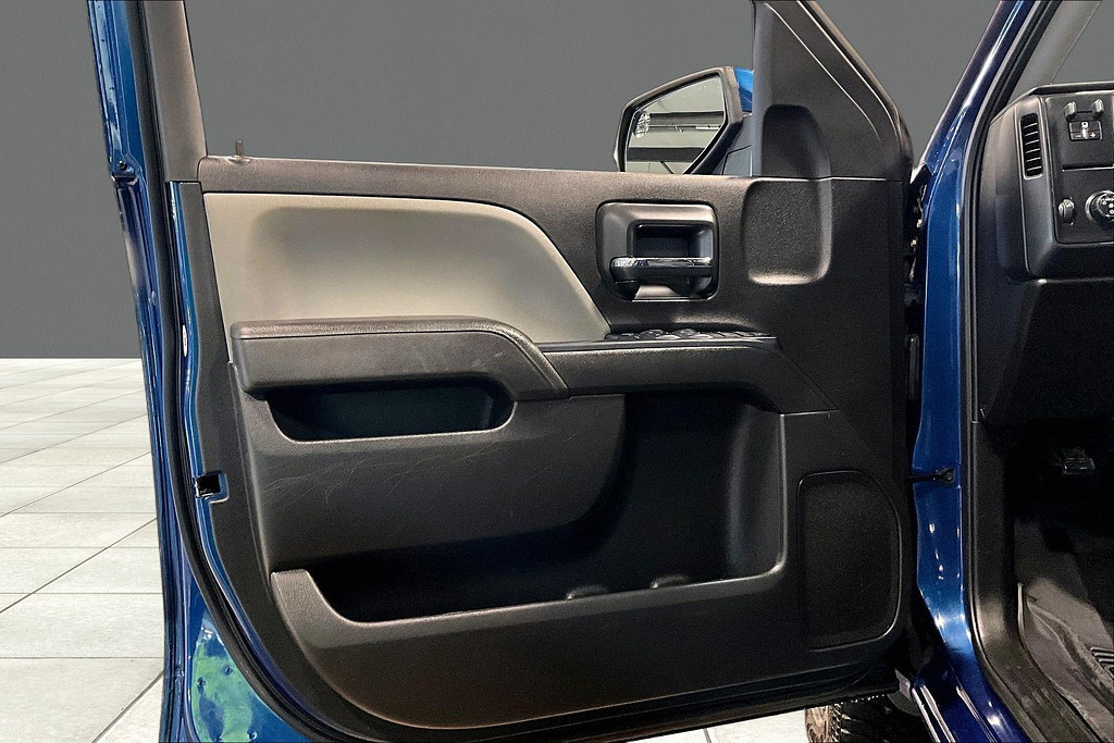2017 GMC SIERRA Located at Cole Auto Outlet slide-image