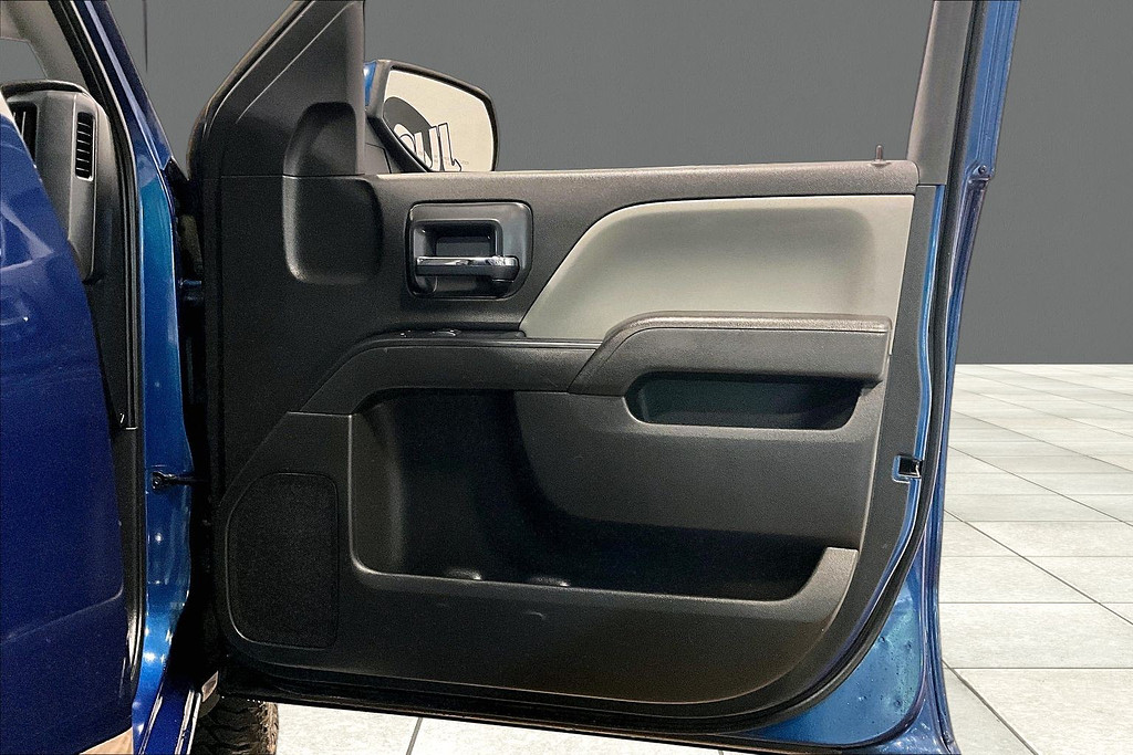 2017 GMC SIERRA Located at Cole Auto Outlet slide-image