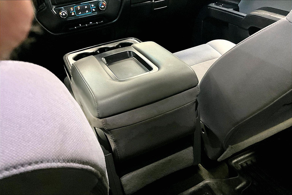 2017 GMC SIERRA Located at Cole Auto Outlet slide-image