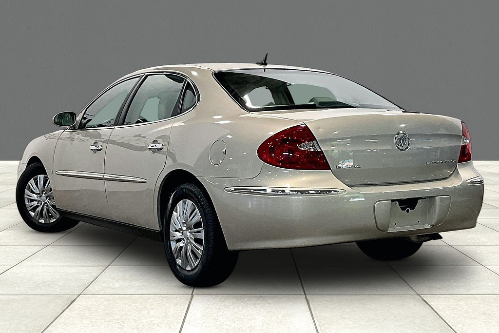 2008 Buick LACROSSE Located at Cole Auto Outlet light-box-slides