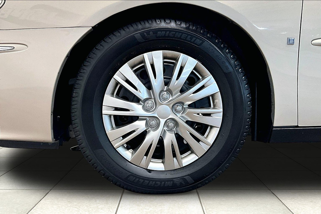 2008 Buick LACROSSE Located at Cole Auto Outlet light-box-slides