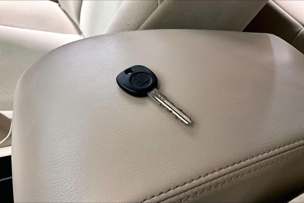 2008 Buick LACROSSE Located at Cole Auto Outlet slide-image
