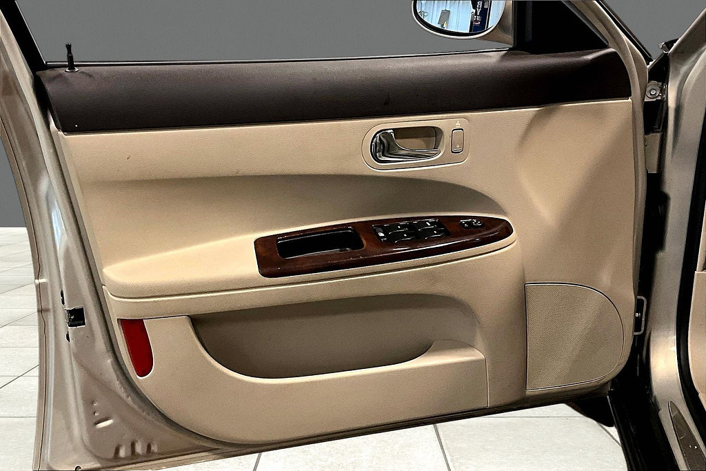2008 Buick LACROSSE Located at Cole Auto Outlet slide-image