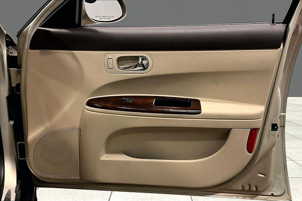 2008 Buick LACROSSE Located at Cole Auto Outlet slide-image