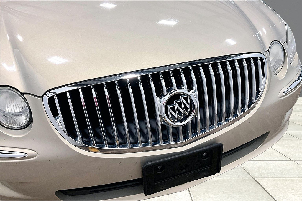 2008 Buick LACROSSE Located at Cole Auto Outlet light-box-slides