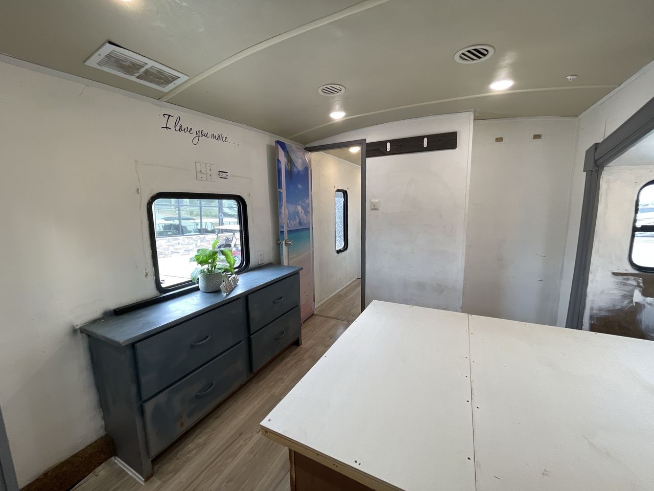 2016 FOREST RIVER CEDAR CREEK SILVERBA