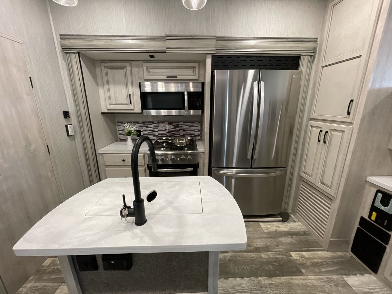 2022 FOREST RIVER SANDPIPER 391FLRB