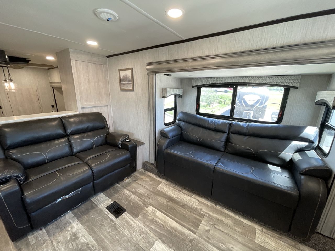 2022 FOREST RIVER SANDPIPER 391FLRB