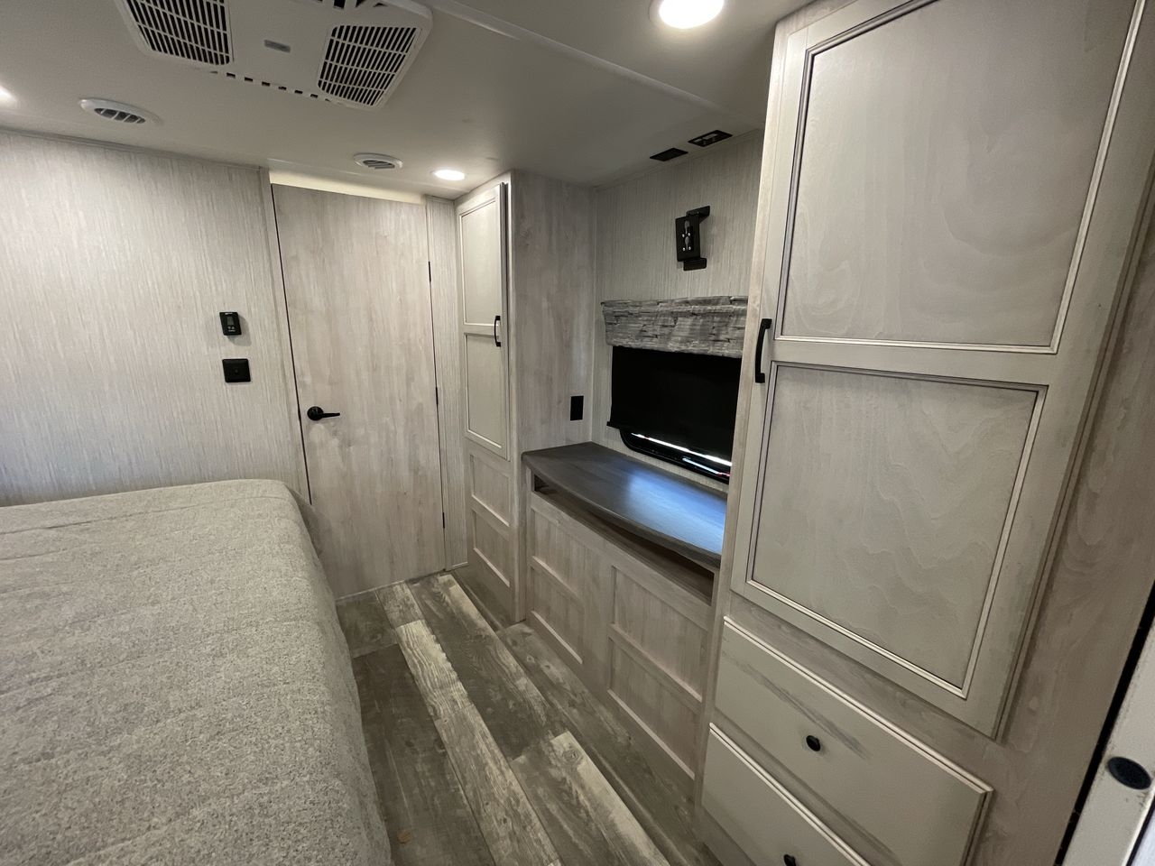 2022 FOREST RIVER SANDPIPER 391FLRB