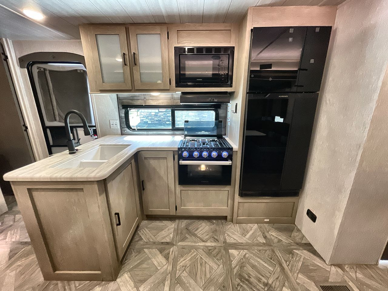 2023 FOREST RIVER WILDWOOD 31KQBTS