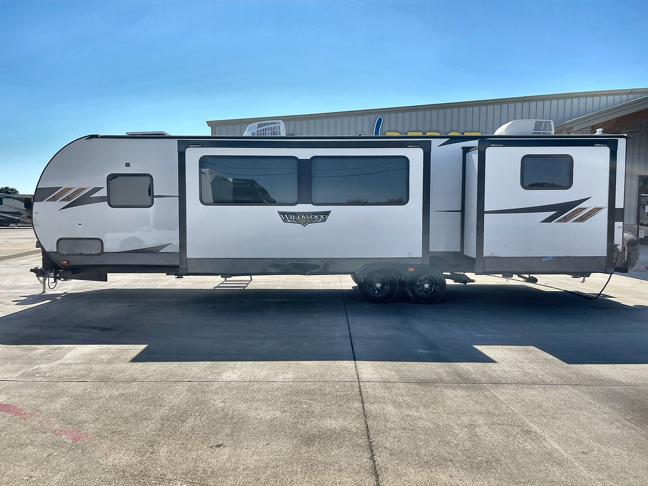 2023 FOREST RIVER WILDWOOD 31KQBTS