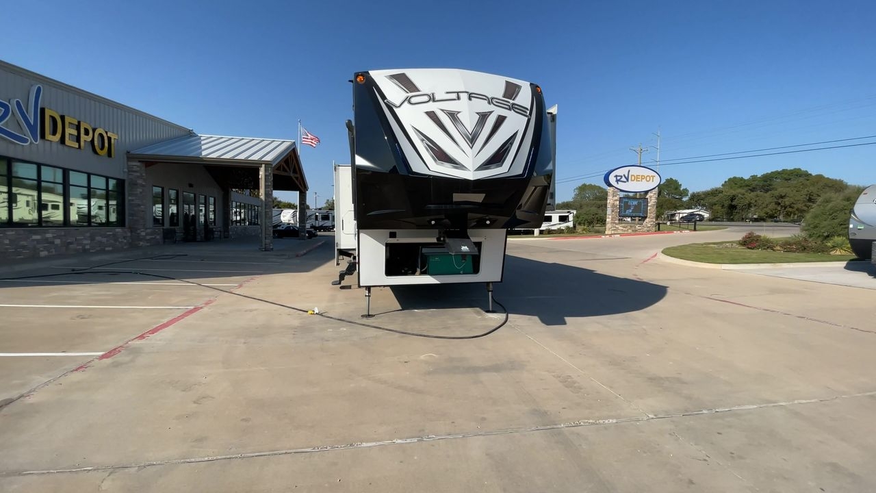 2017 DUTCHMEN VOLTAGE 3305