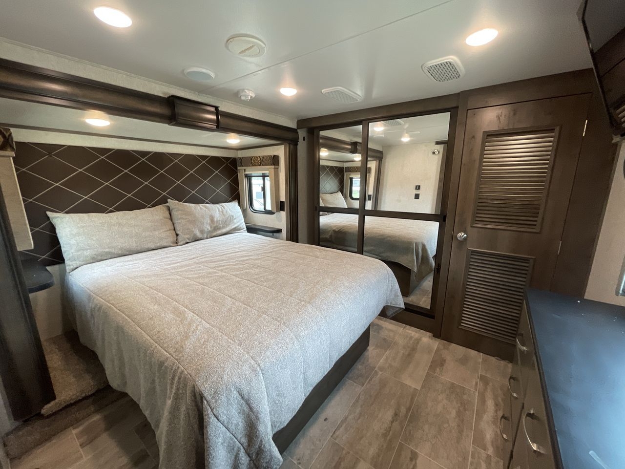 2019 KEYSTONE MONTANA 3791RD