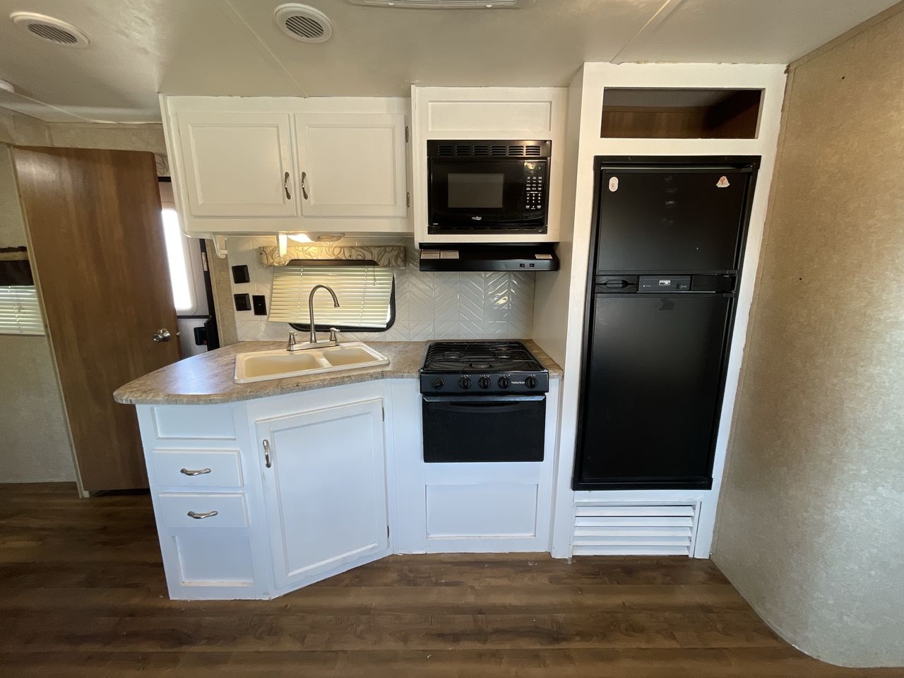 2016 CATALINA 321BHDSCK