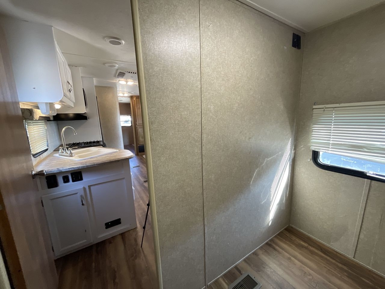 2016 CATALINA 321BHDSCK