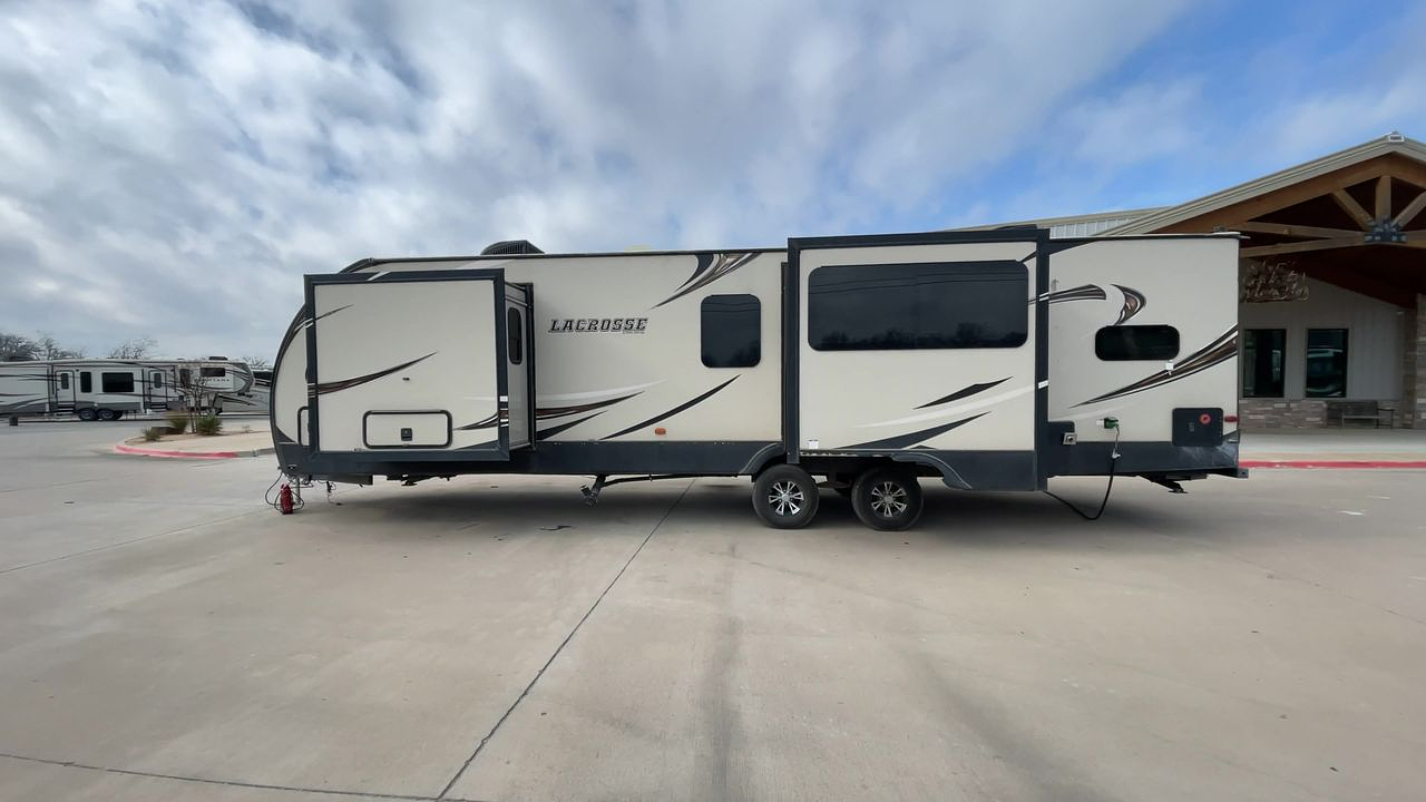 2018 FOREST RIVER LACROSSE 337RKT