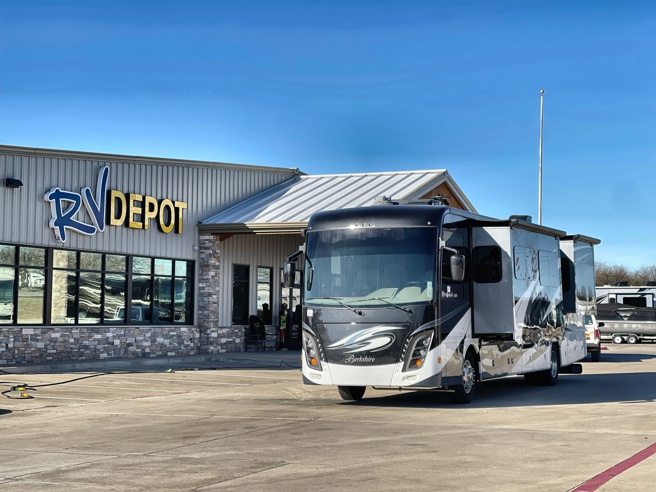 2018 FOREST RIVER BERKSHIRE 39A