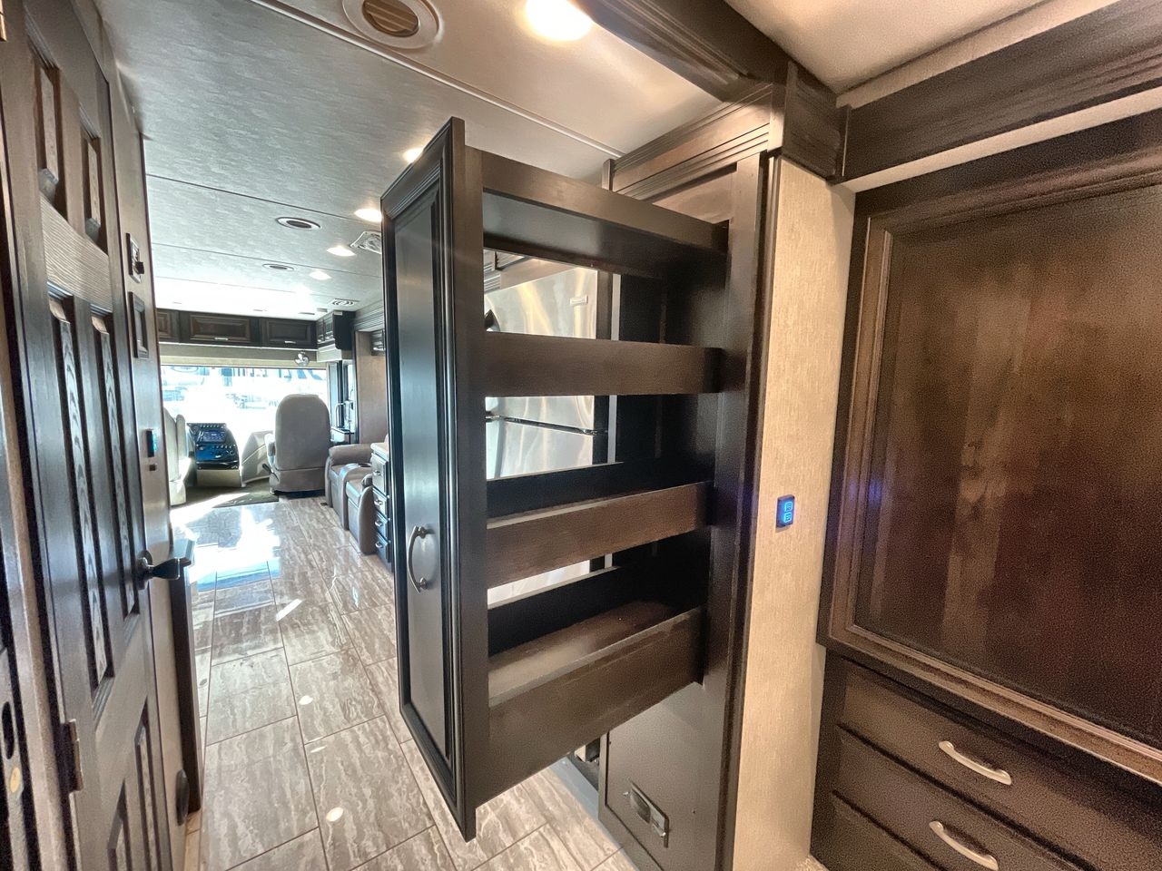 2018 FOREST RIVER BERKSHIRE 39A