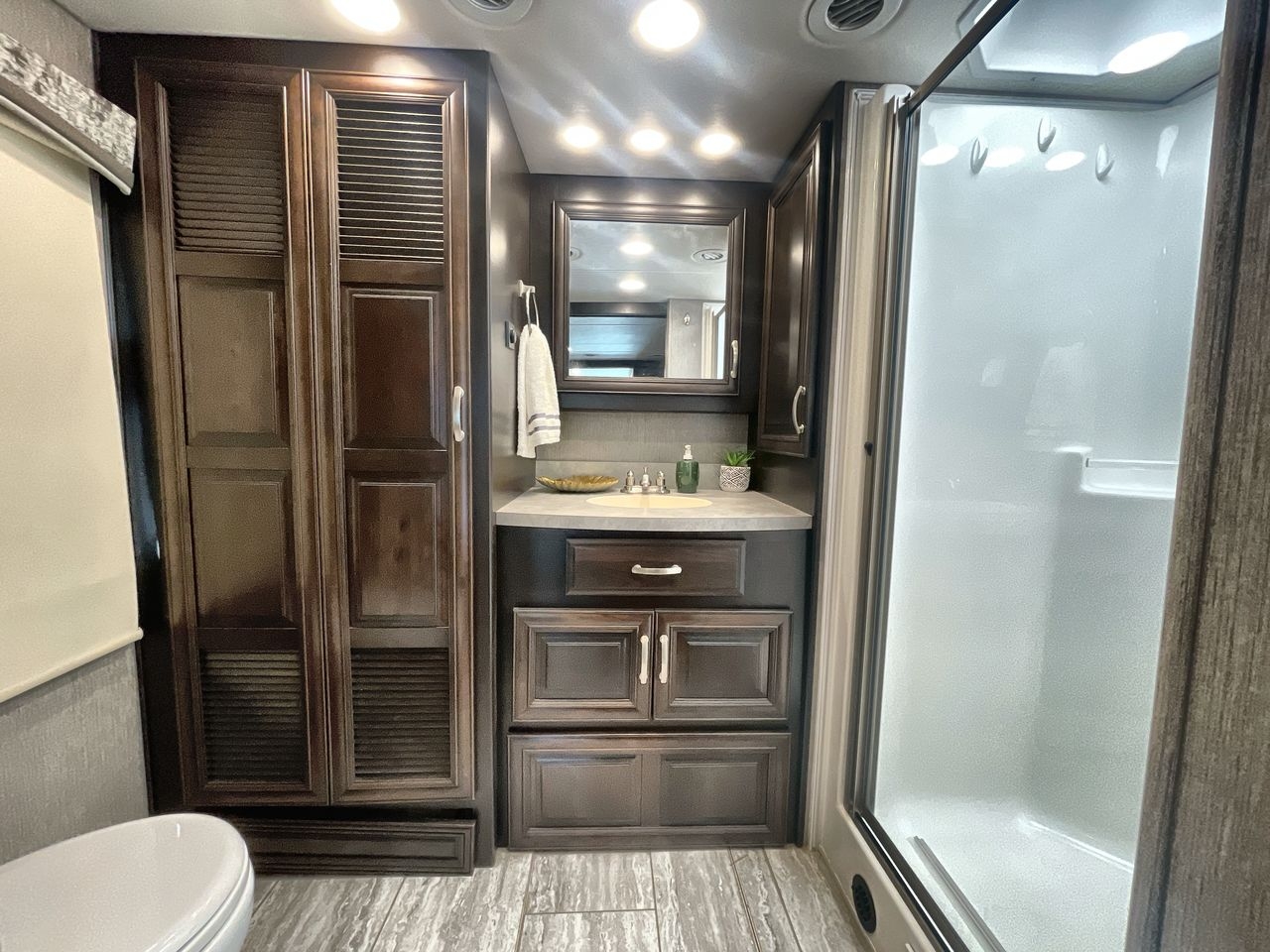 2018 FOREST RIVER BERKSHIRE 39A