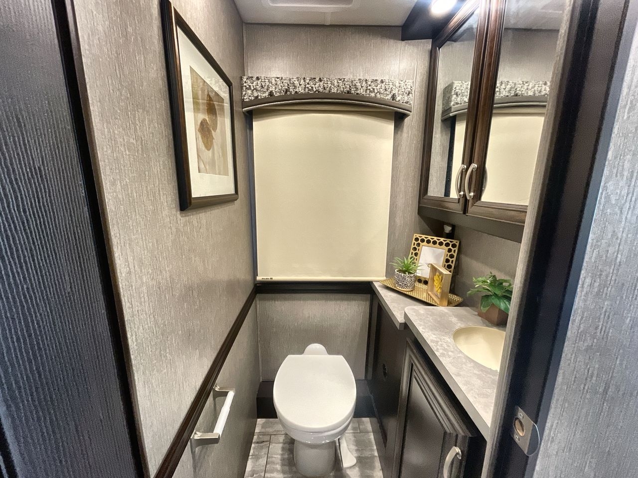 2018 FOREST RIVER BERKSHIRE 39A