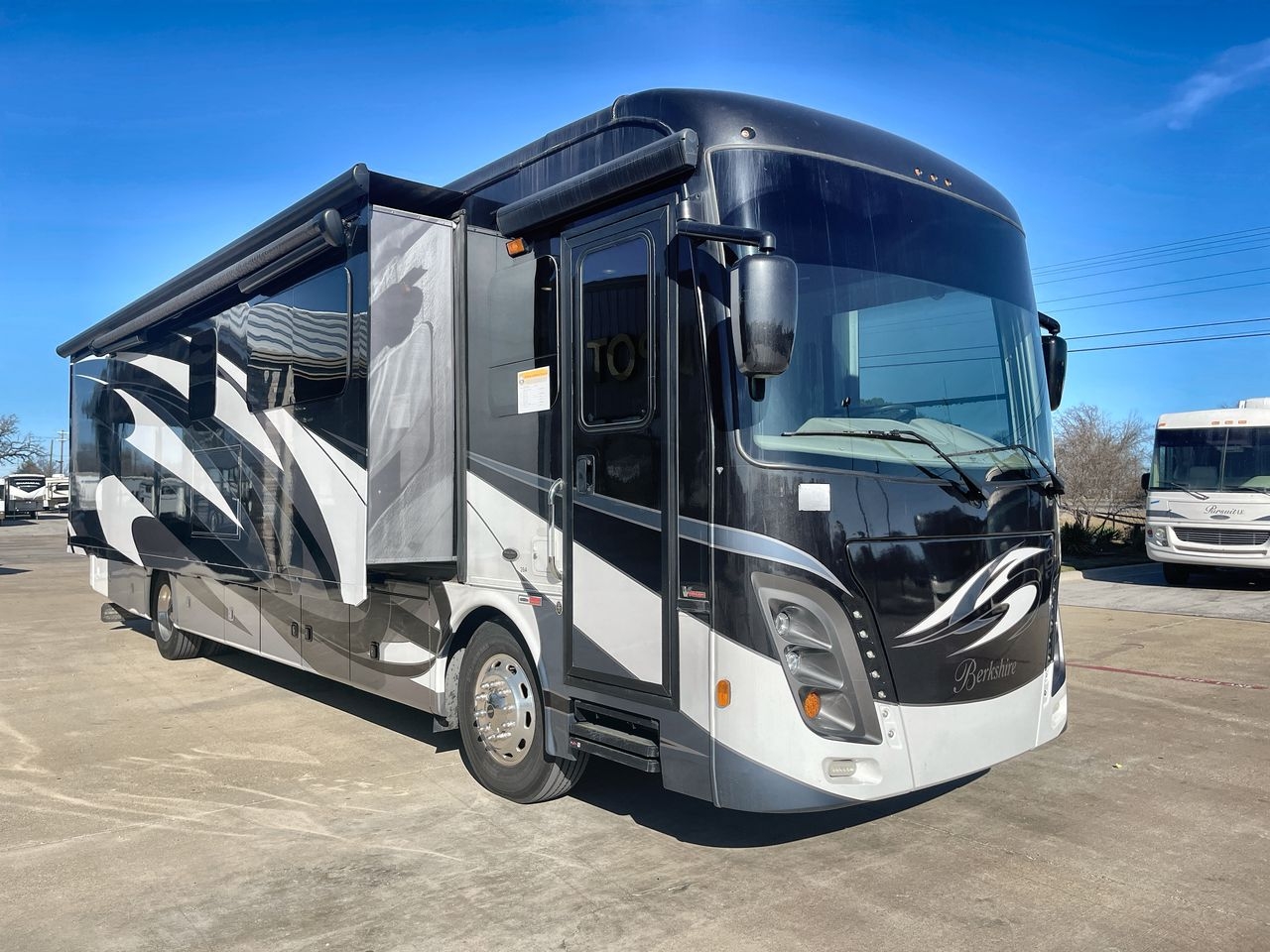 2018 FOREST RIVER BERKSHIRE 39A