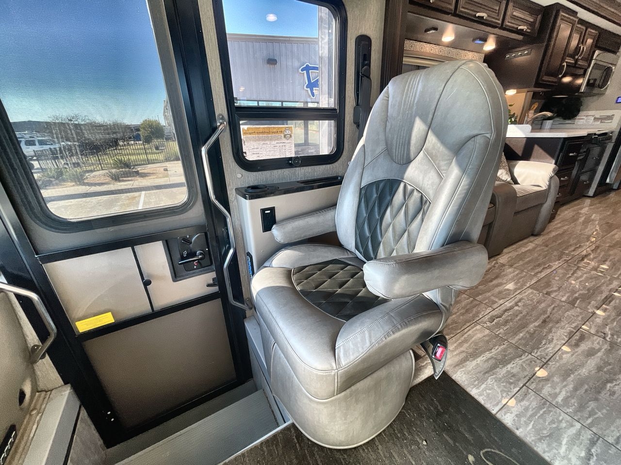 2018 FOREST RIVER BERKSHIRE 39A