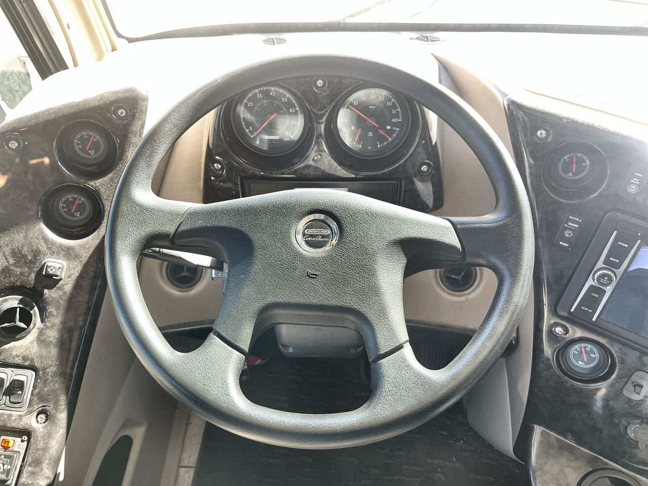 2018 FOREST RIVER BERKSHIRE 39A