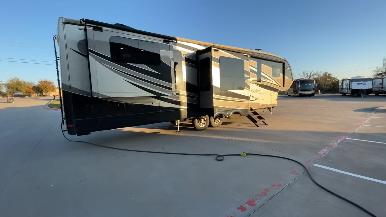 2018 FOREST RIVER CARDINAL 3950TZ